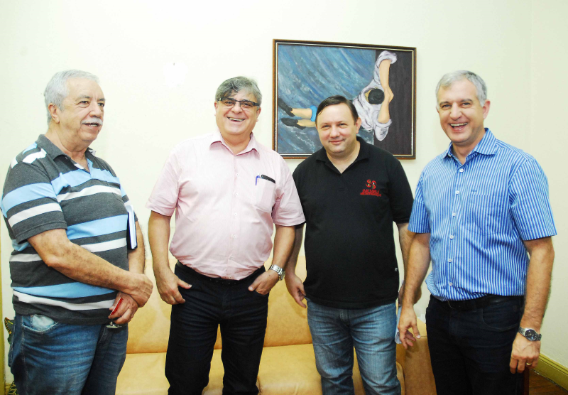 Prefeito Jacques se reúne com representantes da Imembuí Microfinanças